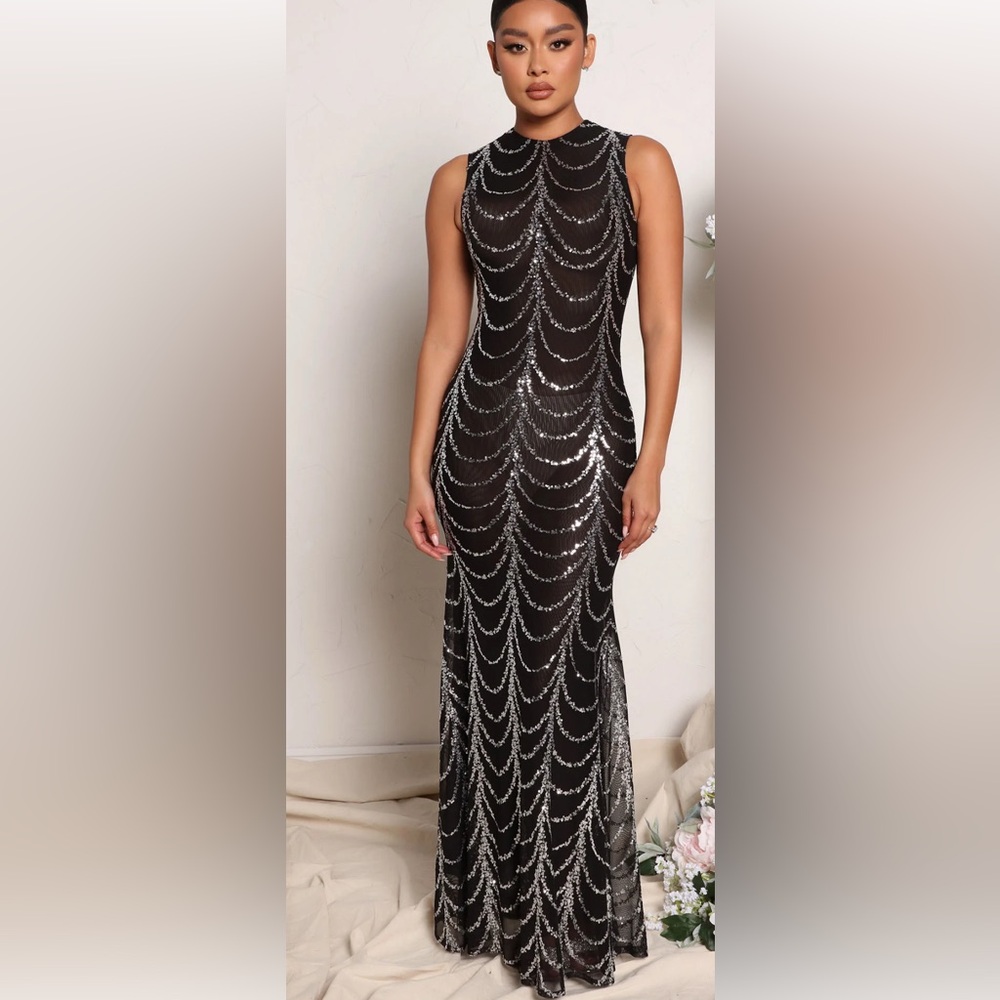 Sold out Xs dress  sleeveless Elegant Black and Silver Women's Dress amazing fit